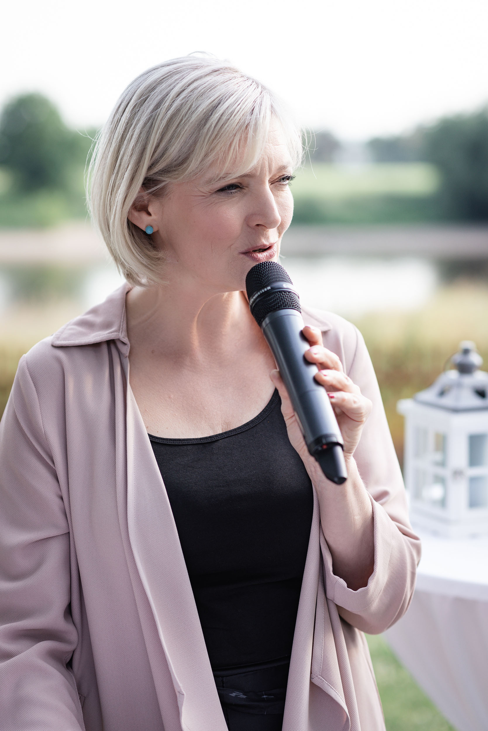 Federleicht Heiraten in Aktion