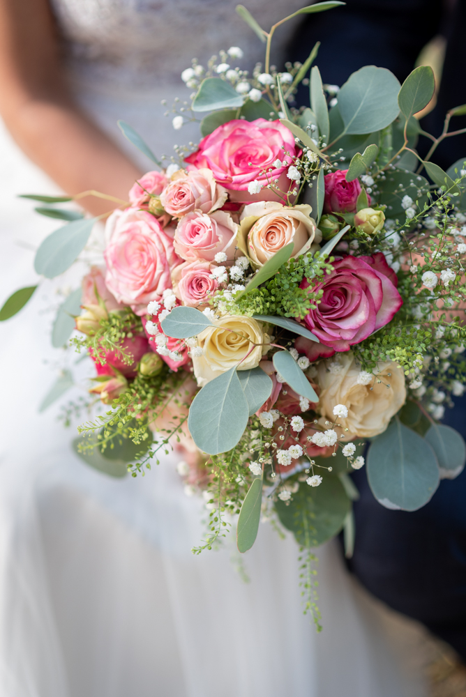 Brautstrauß mit Rosen Brautstrauß mit Rosen