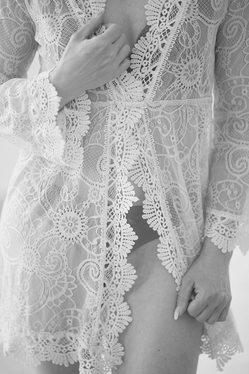 Detail eines Frauenportraits für Selbstliebe sw Detail eines Frauenportraits für Selbstliebe sw