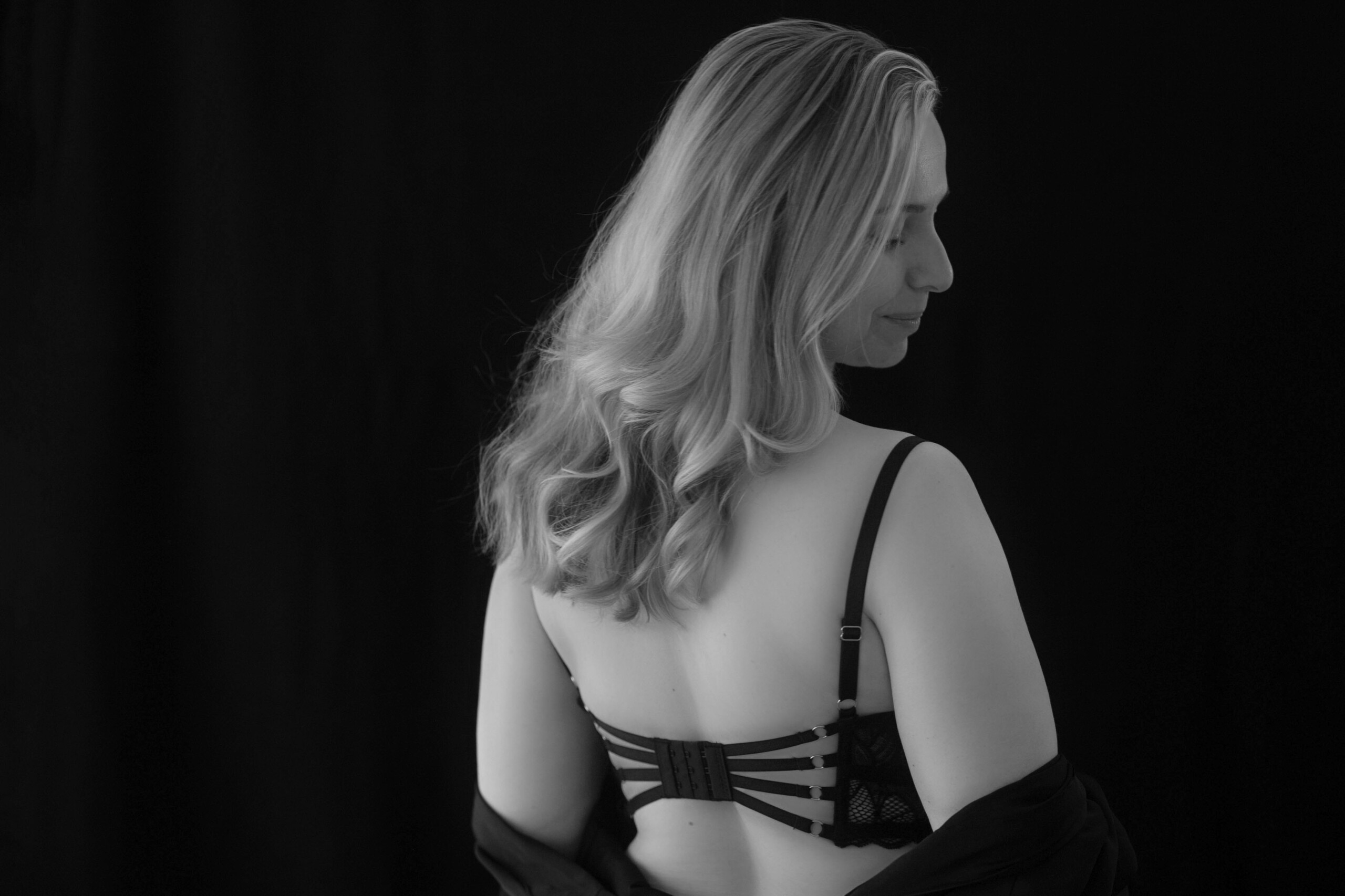 sinnliches Portrait in schwarz-weiß sinnliches Portrait in schwarz-weiß