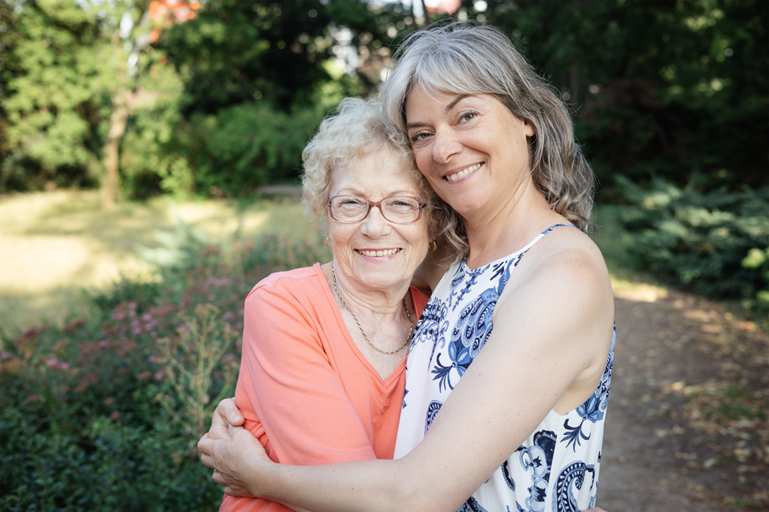 Mutter und Großmutter Portrait Mutter und Großmutter Portrait