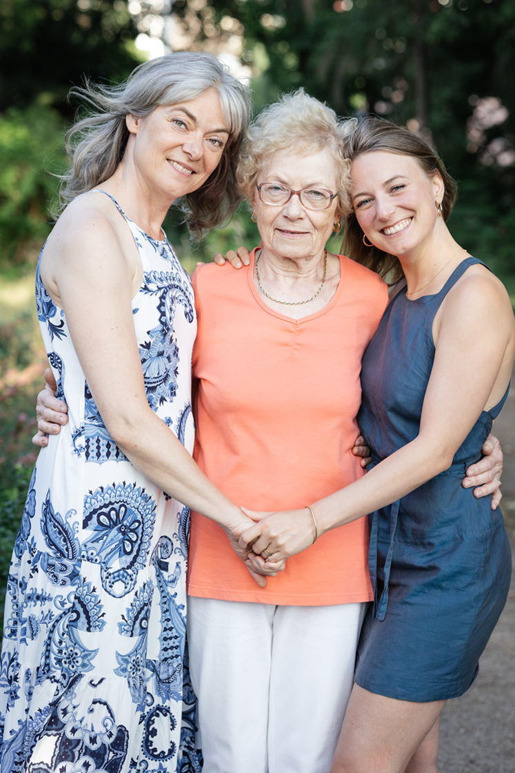 Oma-Mutter-Tochter Oma-Mutter-Tochter