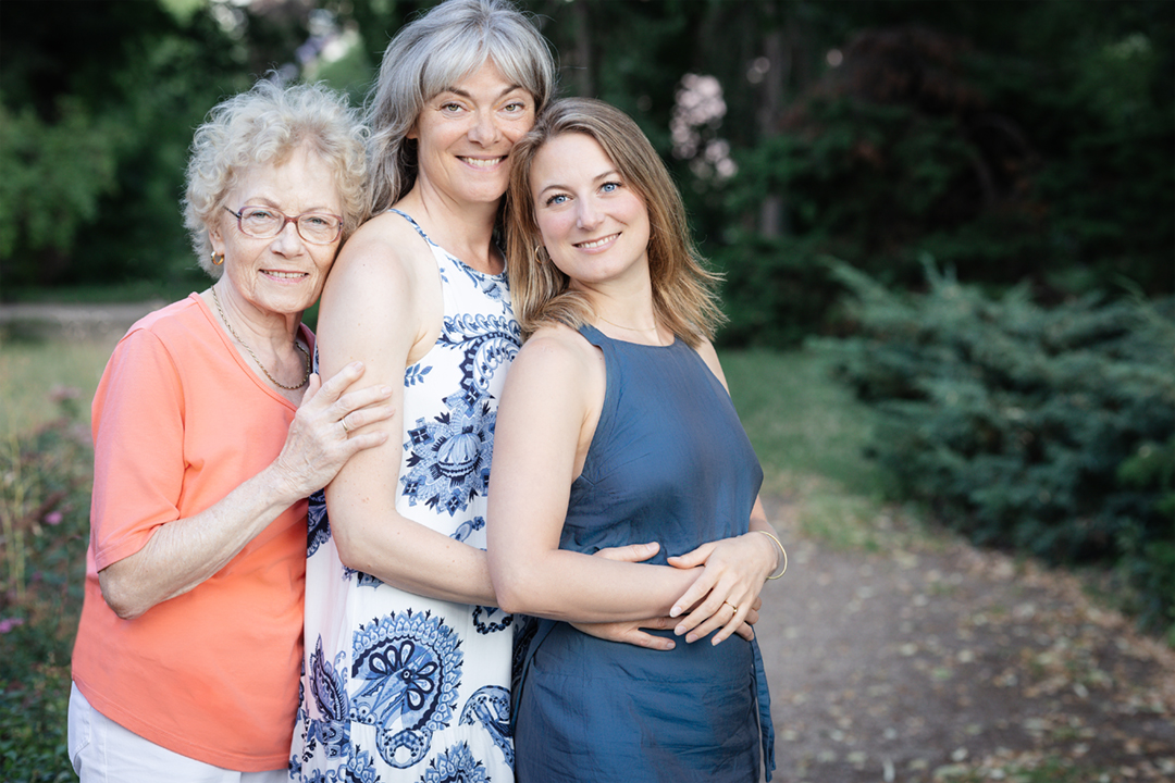 die weibliche Generationenlinie vereint die weibliche Generationenlinie vereint